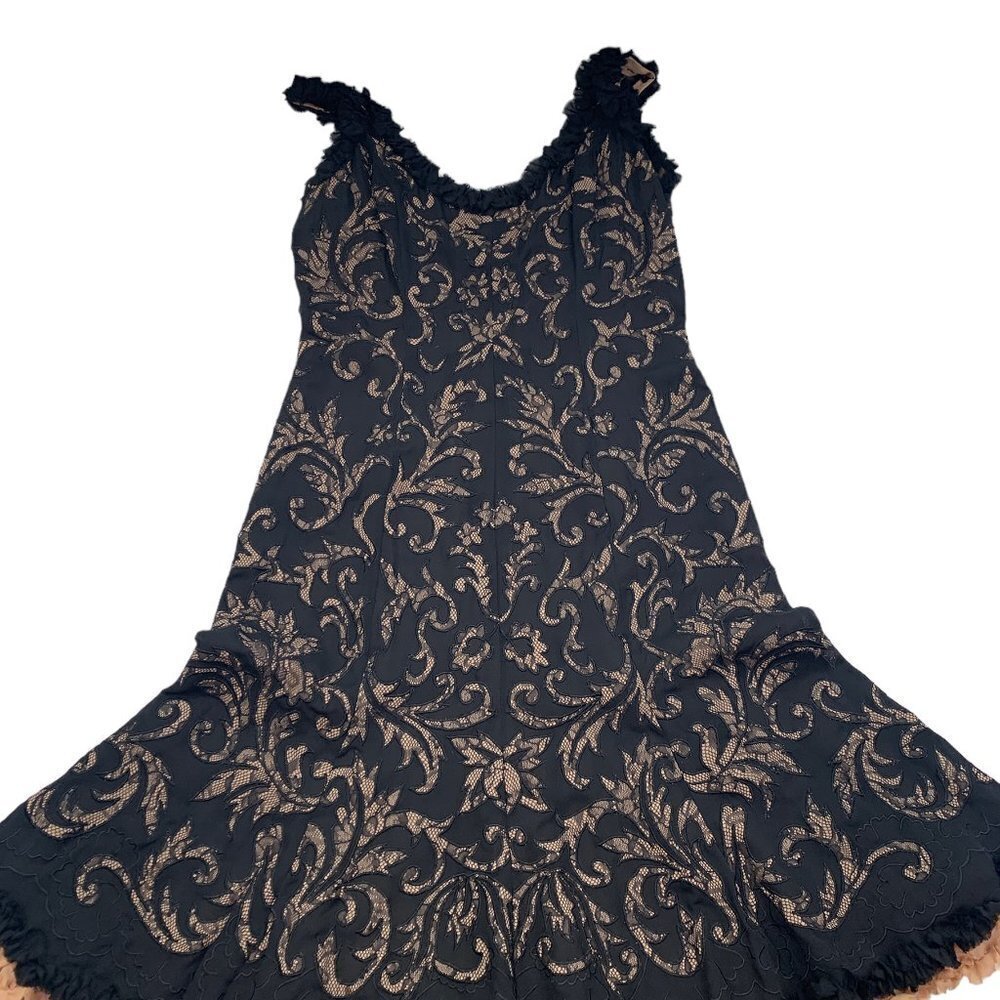 Carmen Marc Valvo Vintage Signature 100% Silk Black/Nude Lace Dress Women's SZ 4